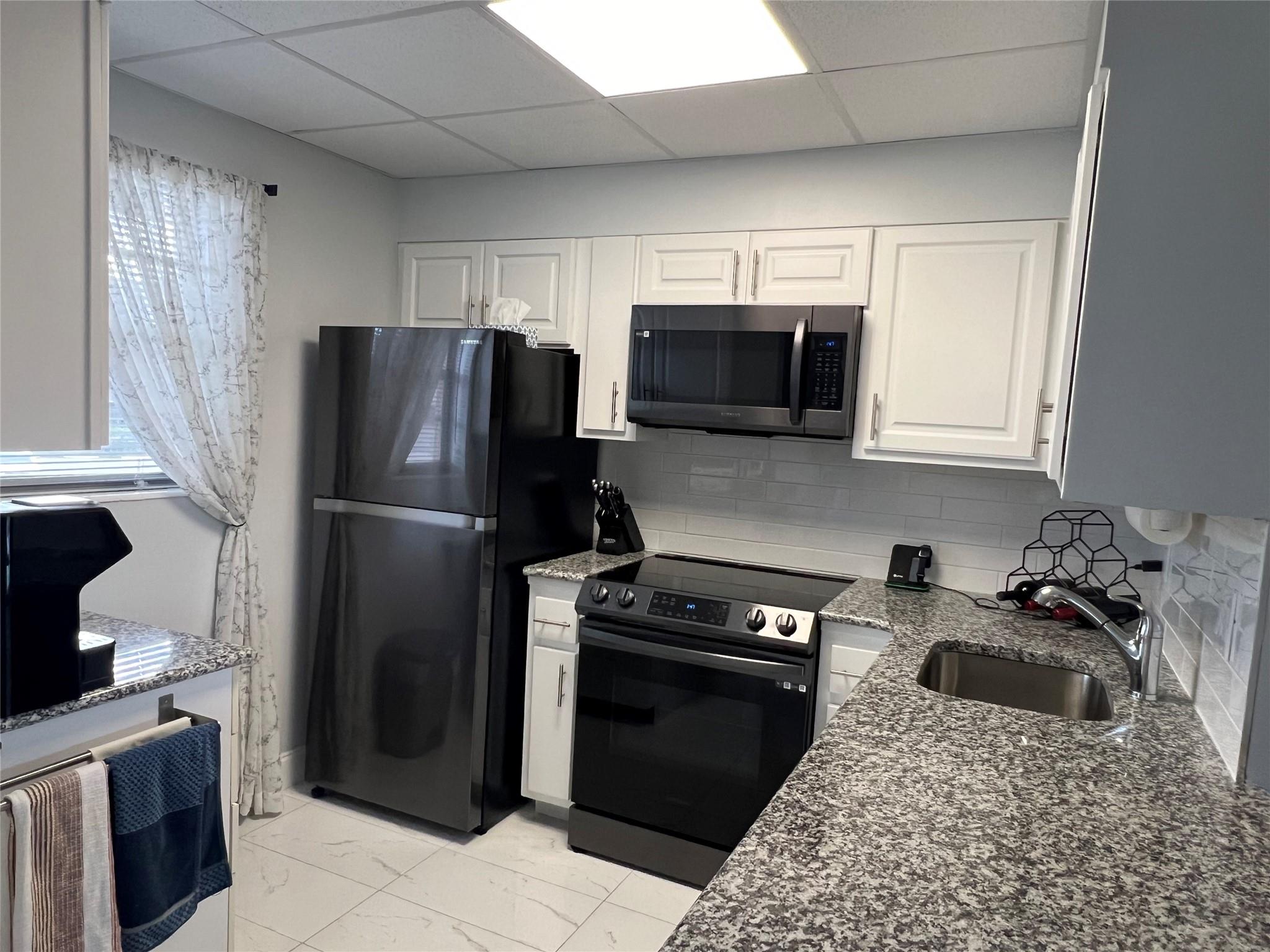 Lauderdale Oaks - Residential