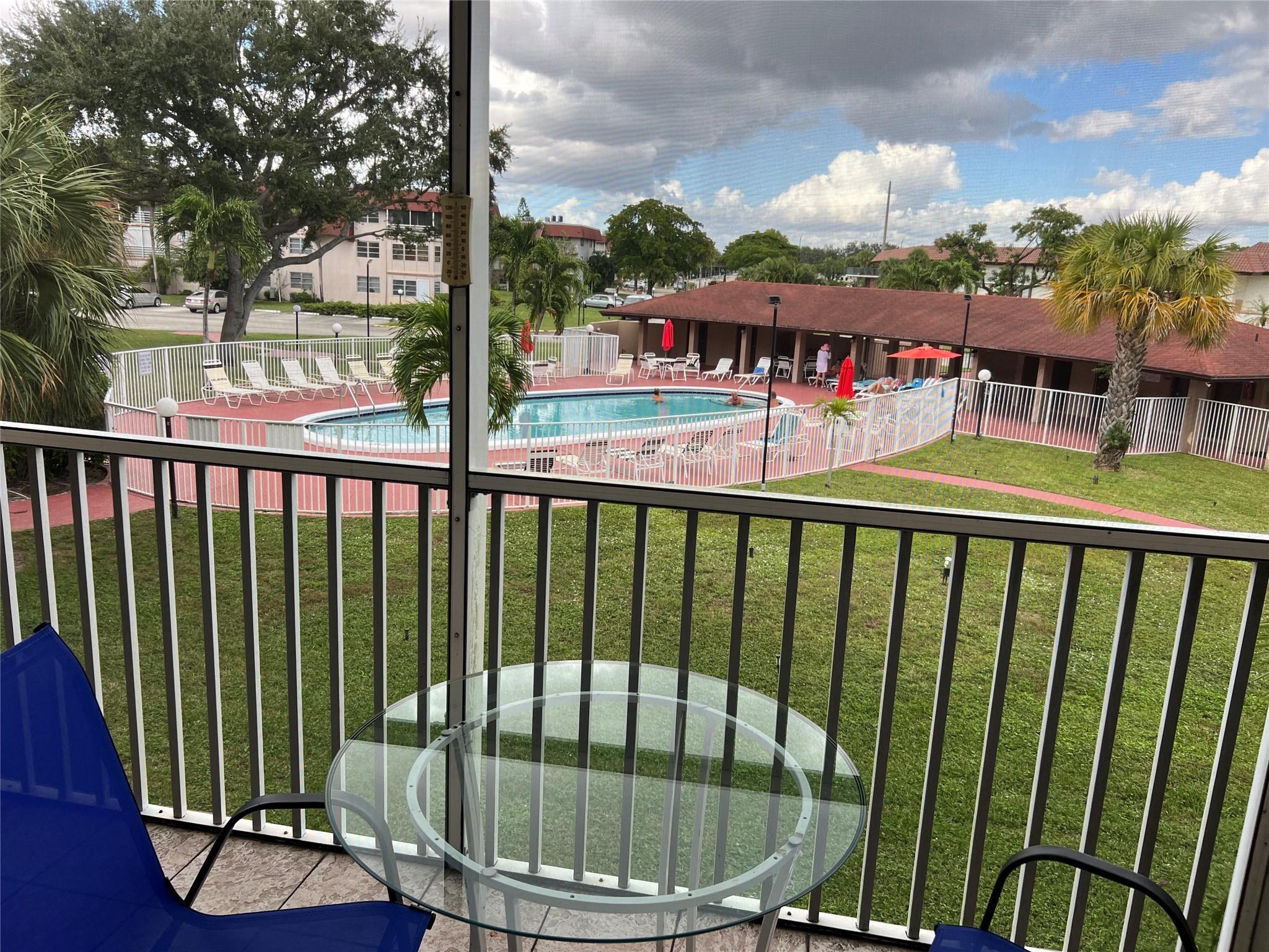 Lauderdale Oaks - Residential