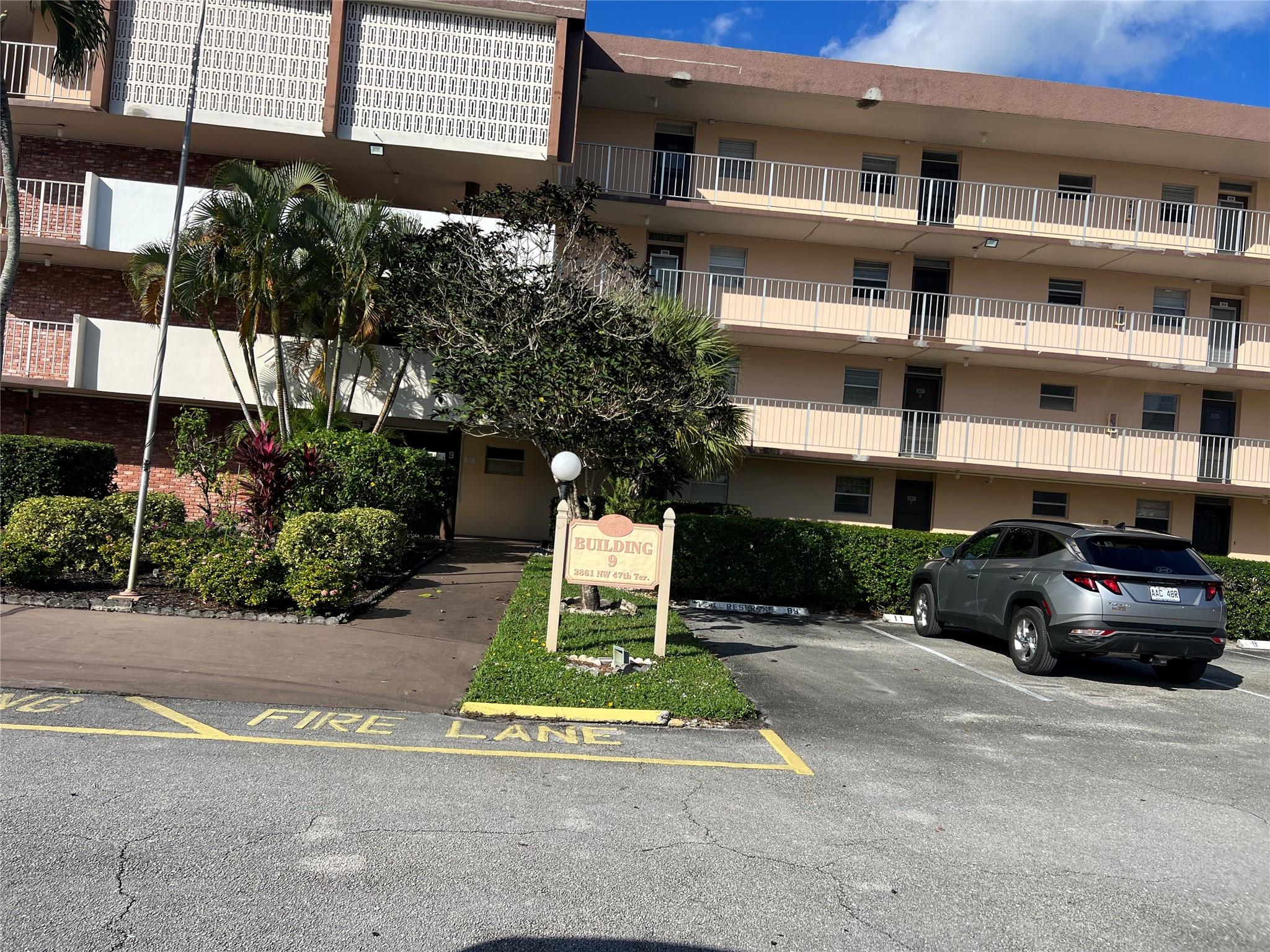 Lauderdale Oaks - Residential