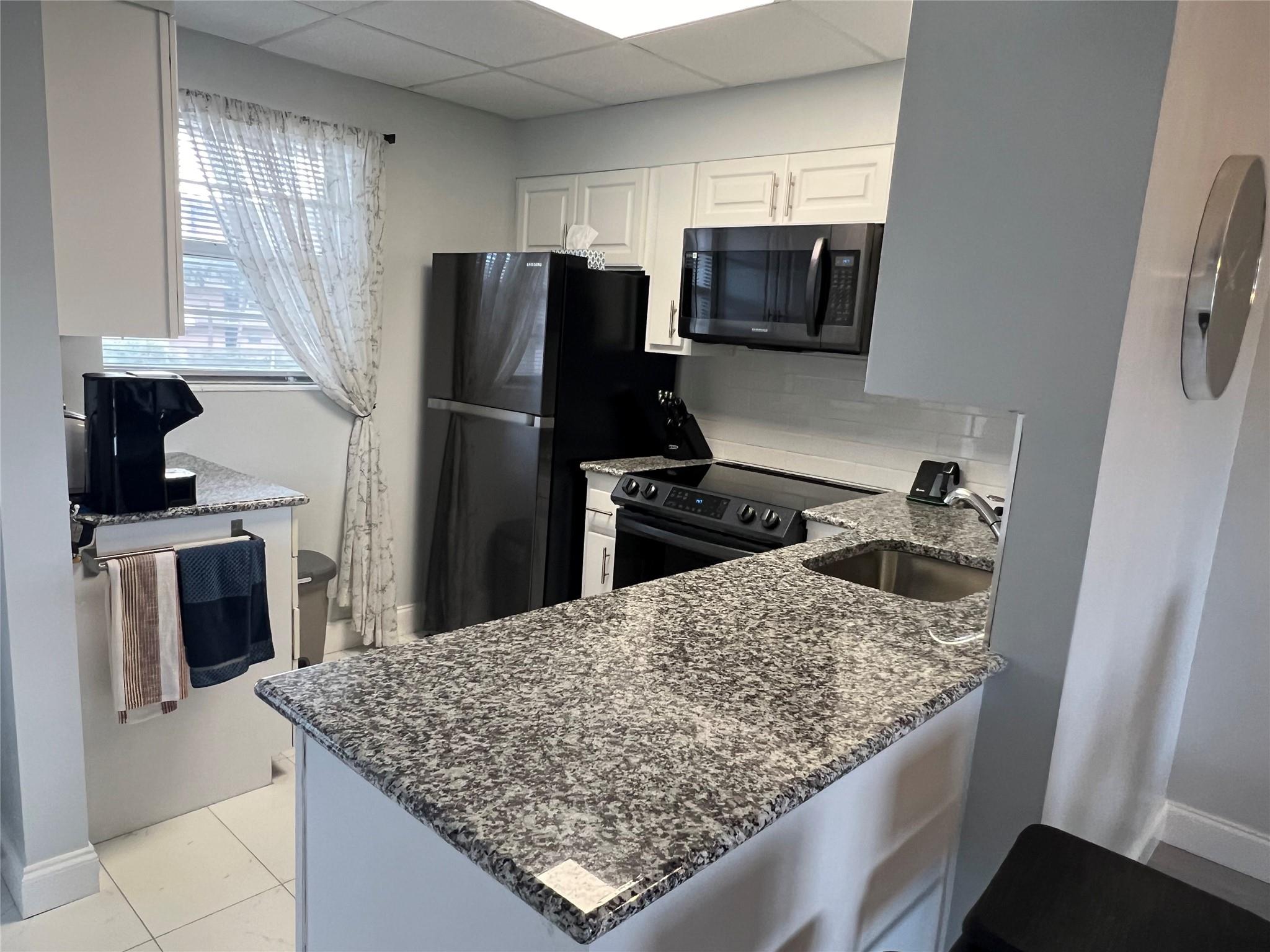 Lauderdale Oaks - Residential