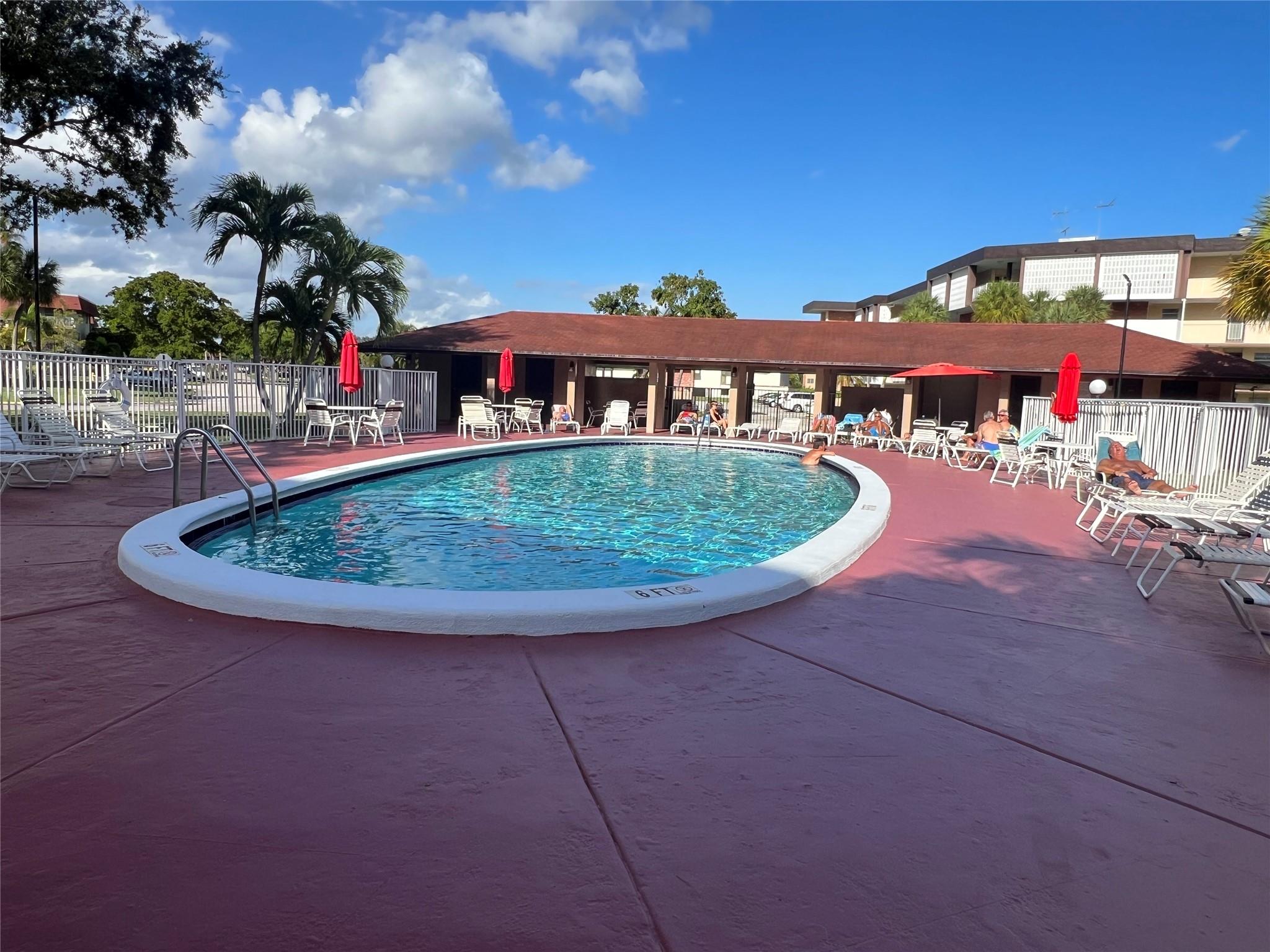 Lauderdale Oaks - Residential