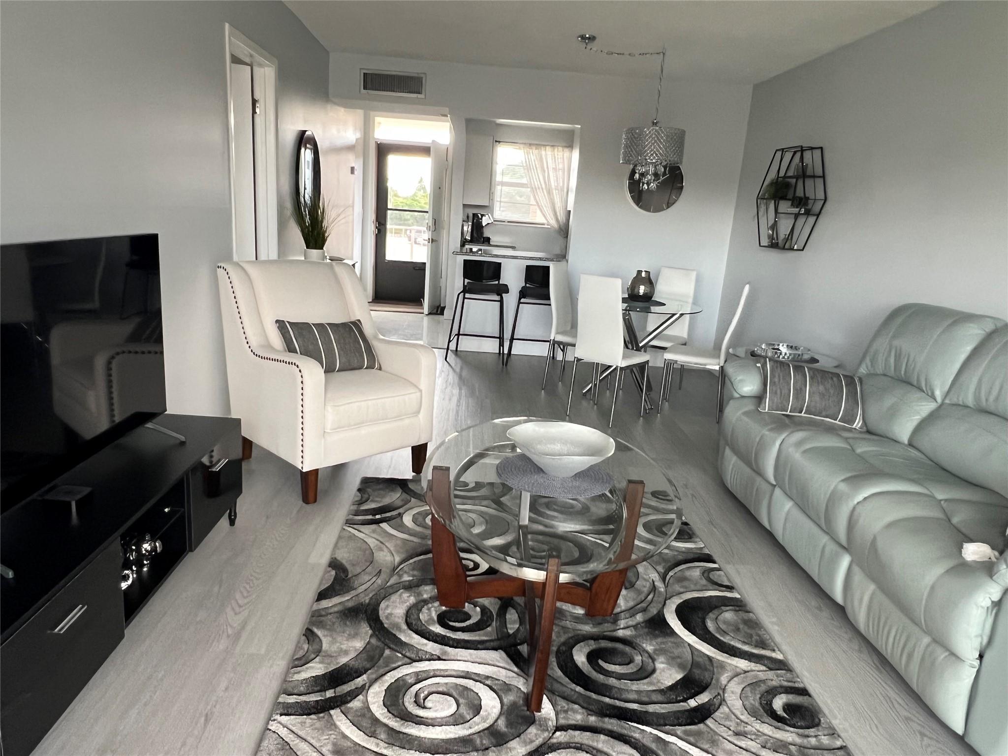 Lauderdale Oaks - Residential