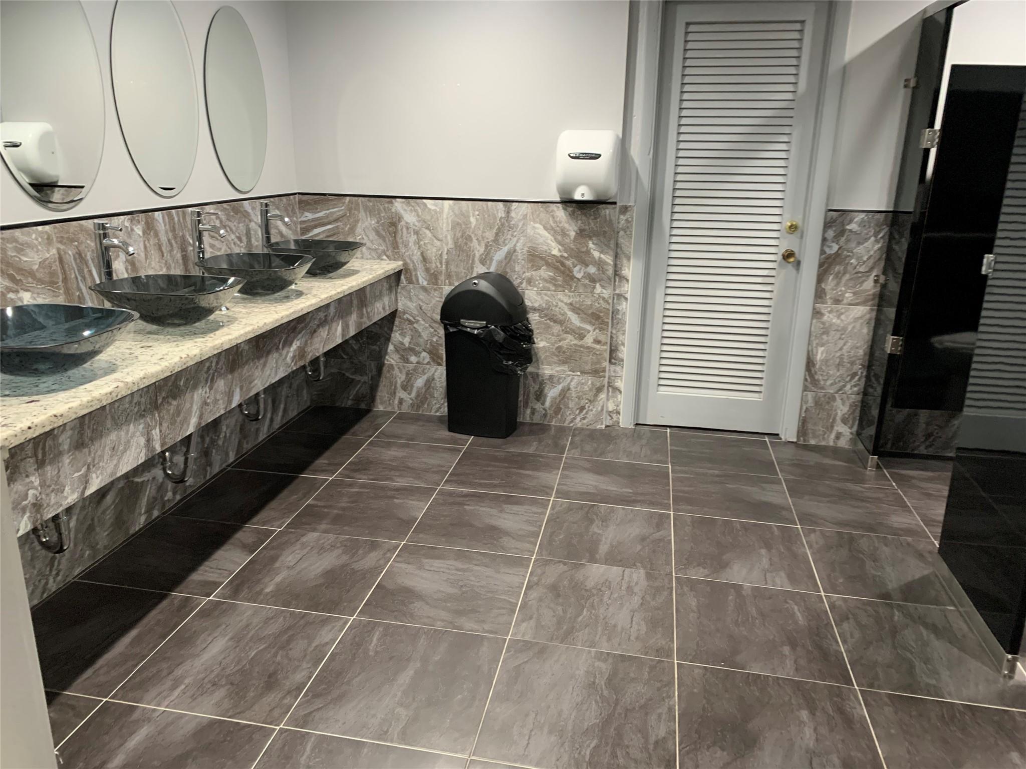 Lauderdale Oaks - Residential