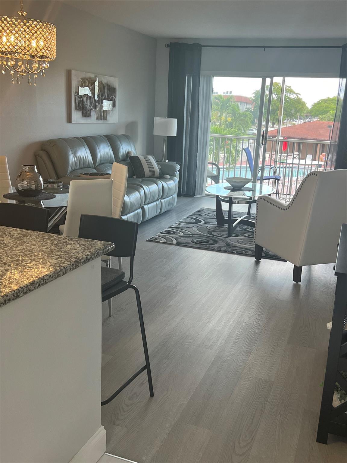 Lauderdale Oaks - Residential