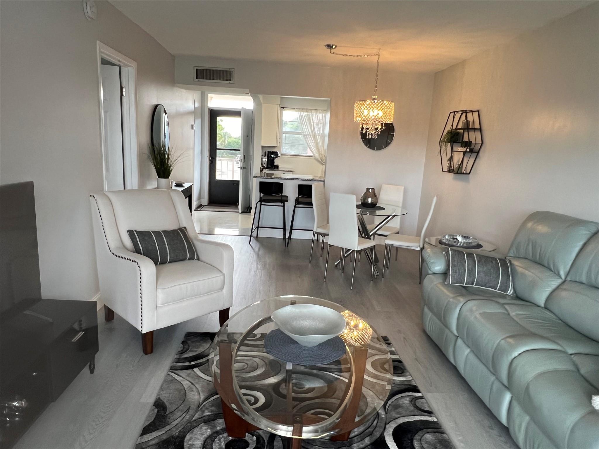 Lauderdale Oaks - Residential