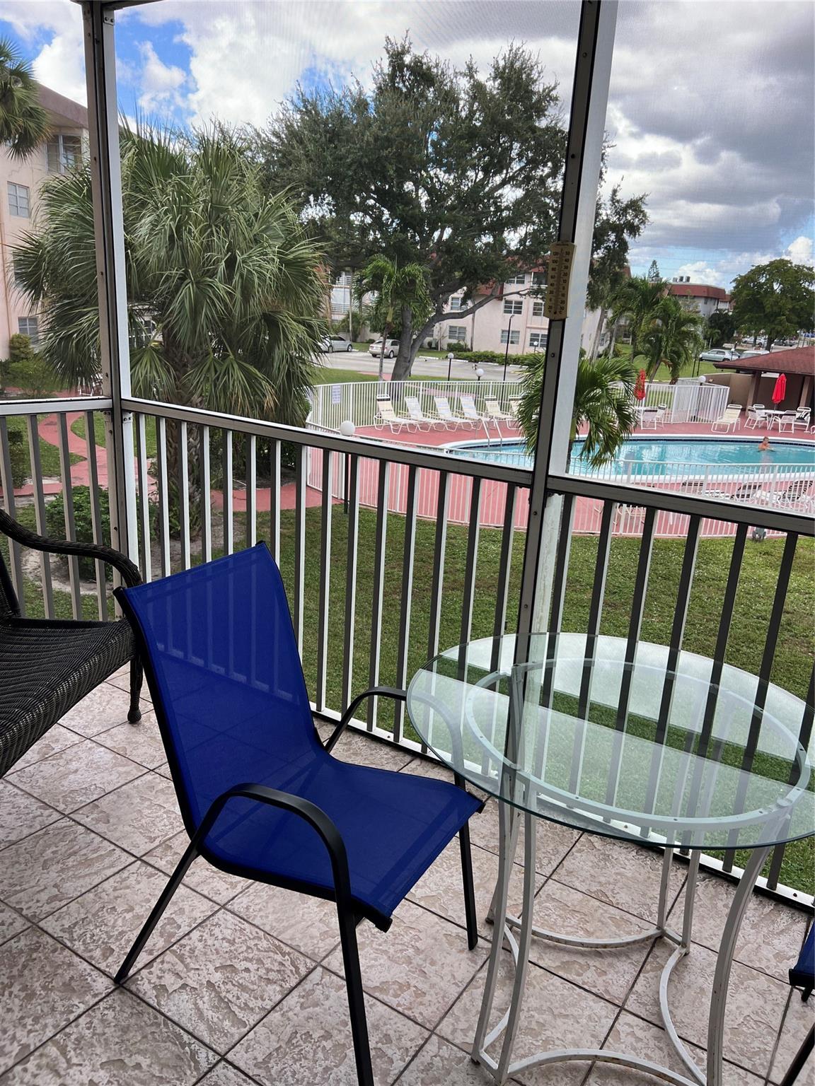 Lauderdale Oaks - Residential