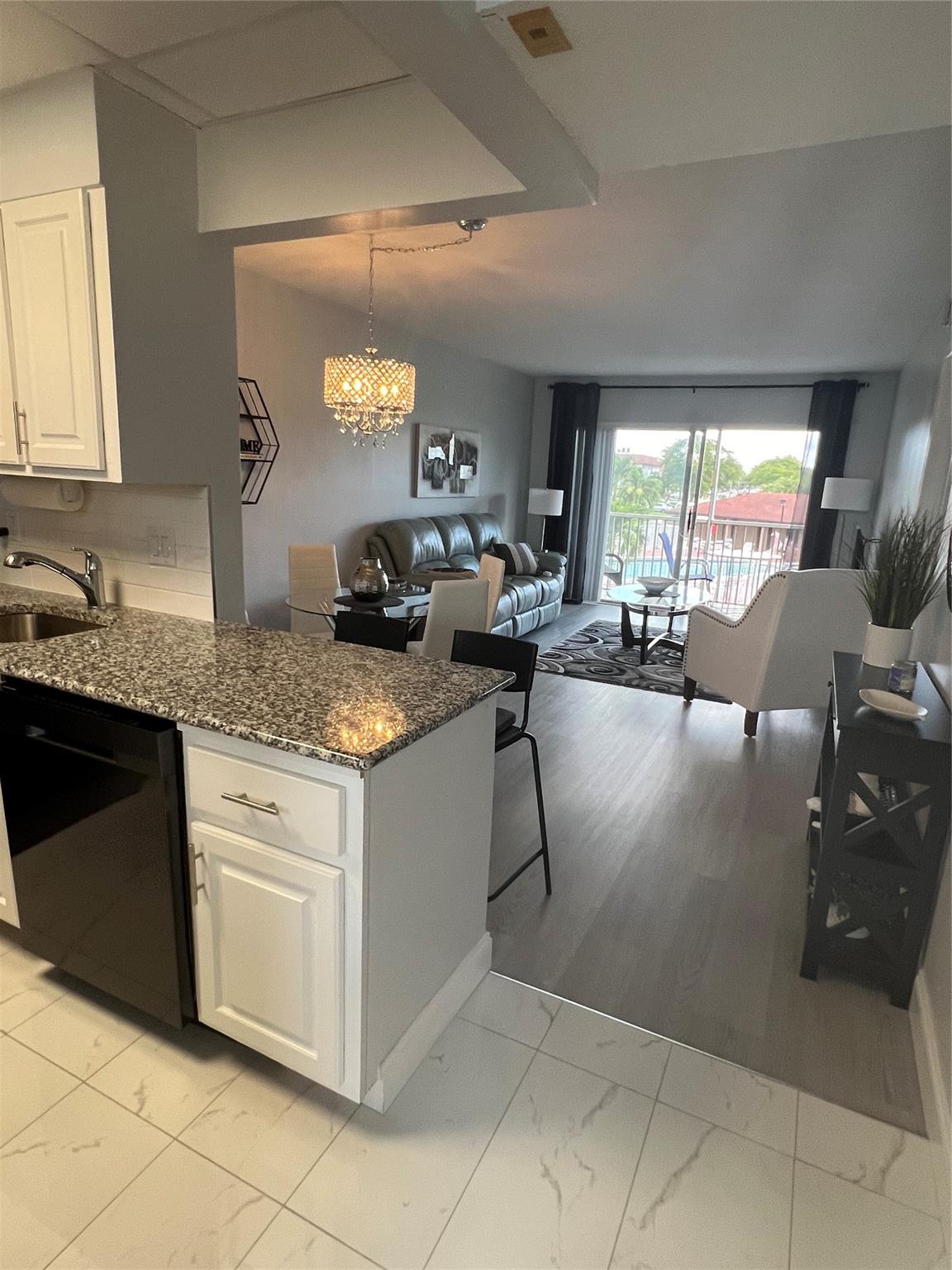 Lauderdale Oaks - Residential