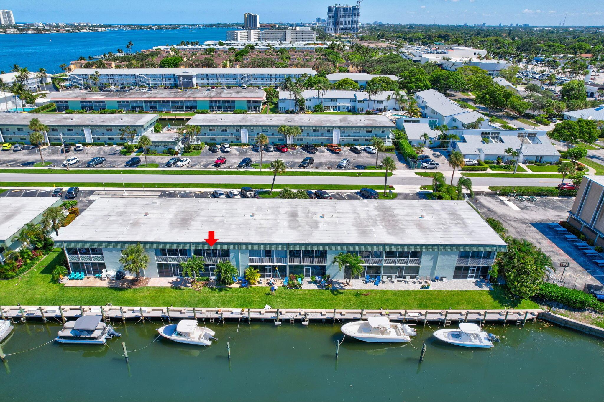 WINDSOR PARK NORTH CONDOM - Residential