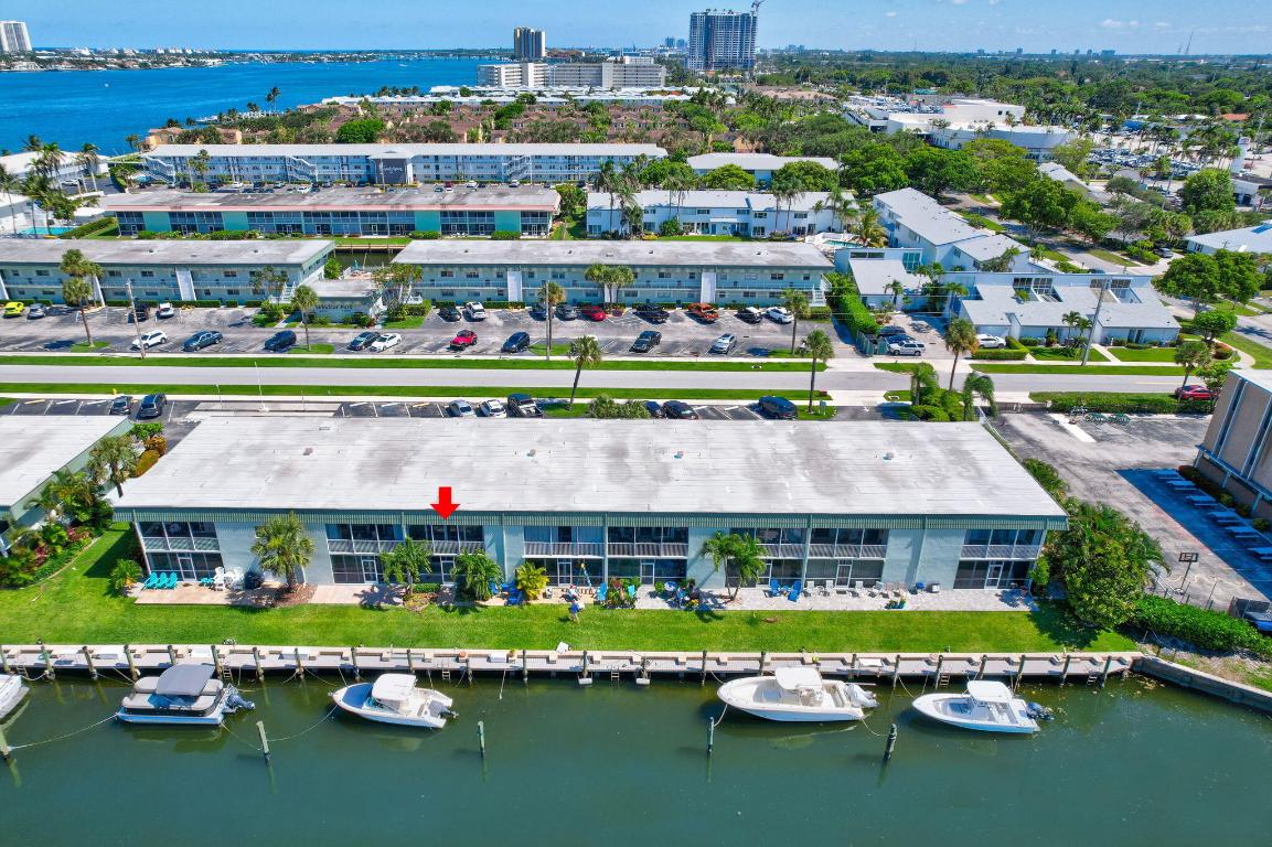 WINDSOR PARK NORTH CONDOMINIUMS - Residential