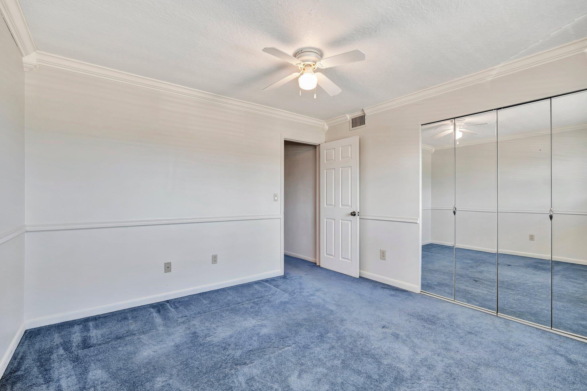 WINDSOR PARK NORTH CONDOM - Residential