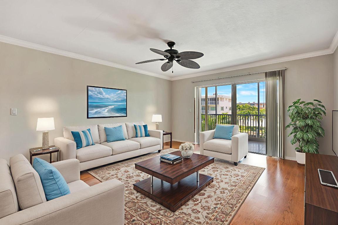 WINDSOR PARK NORTH CONDOMINIUMS - Residential