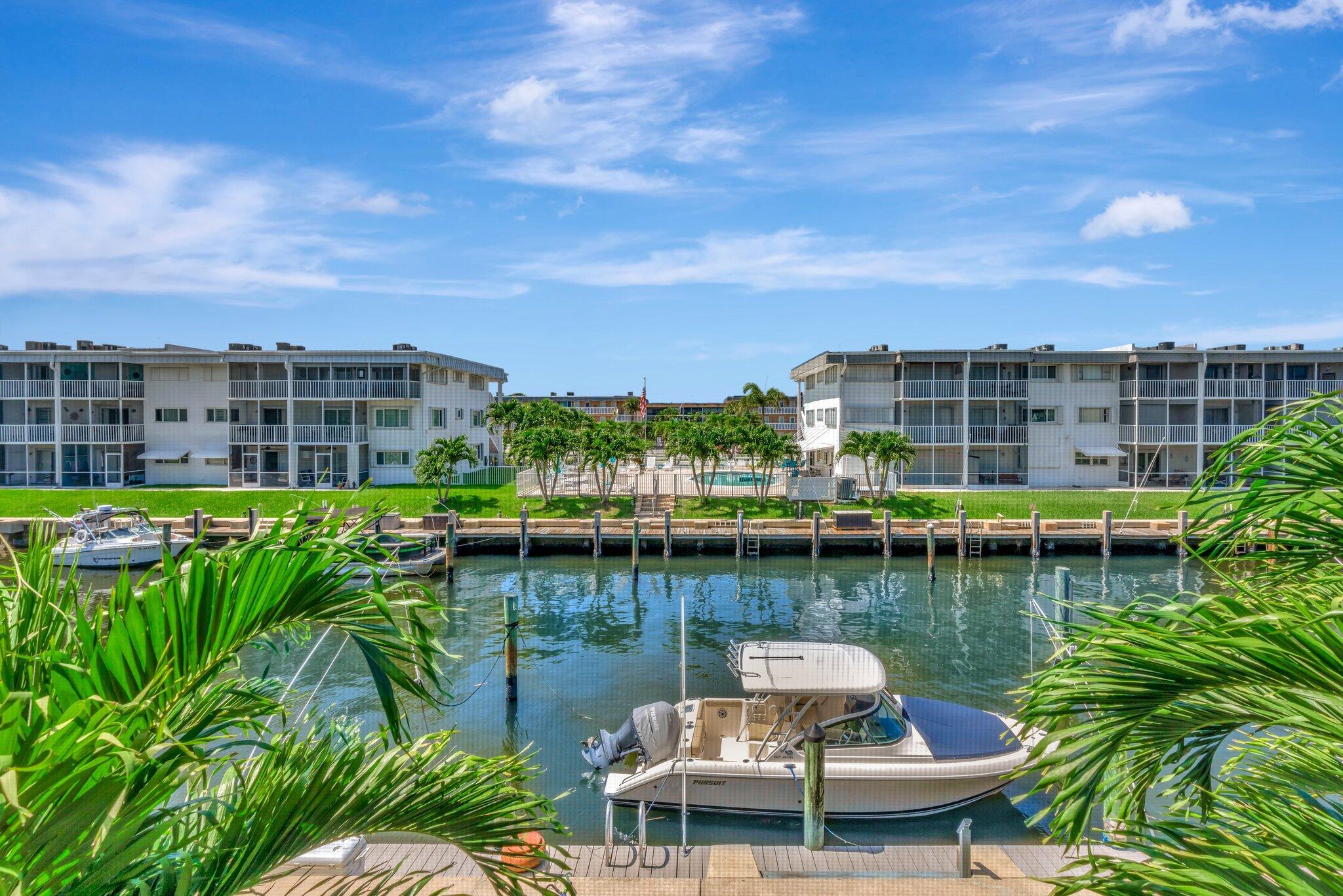 WINDSOR PARK NORTH CONDOM - Residential