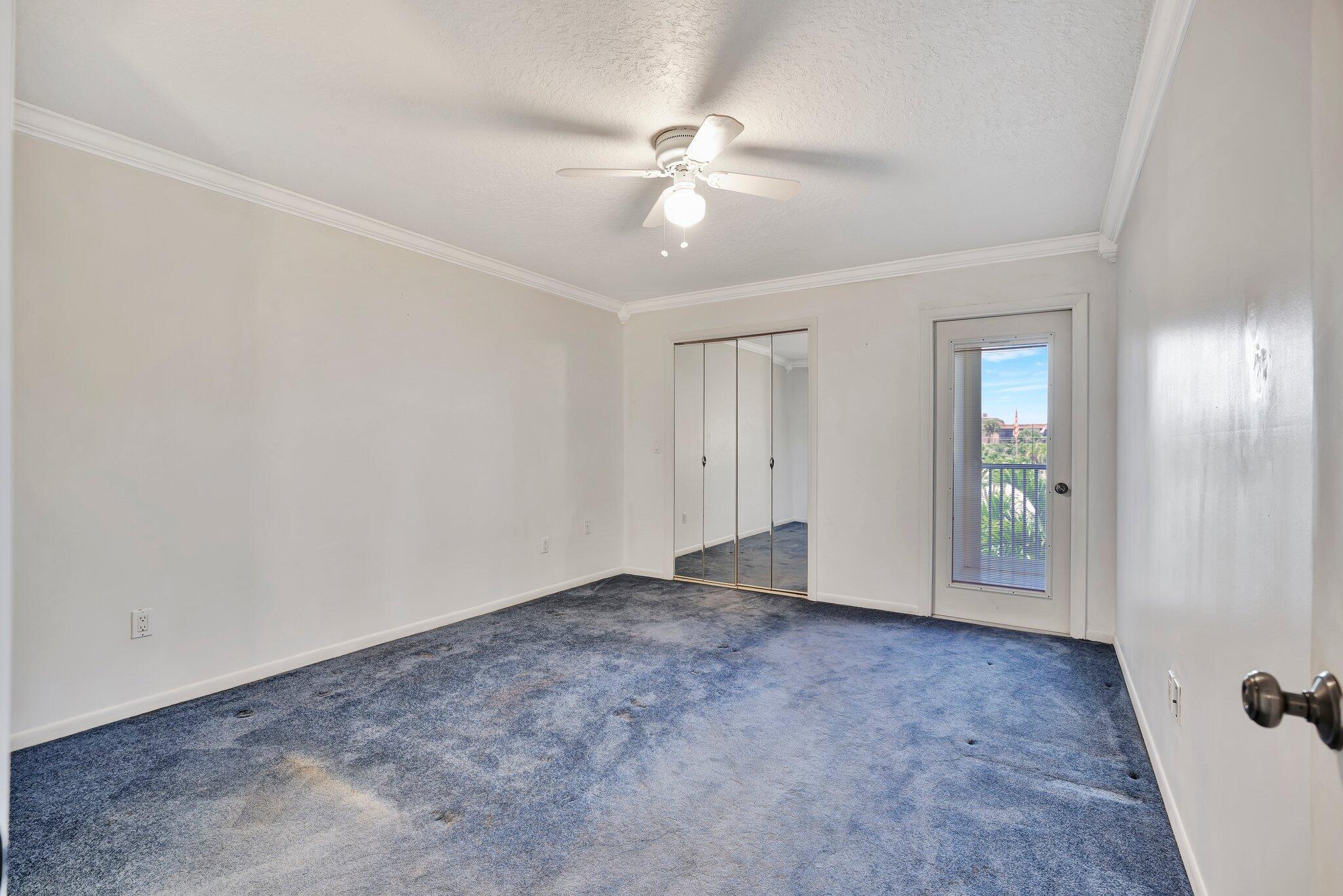 WINDSOR PARK NORTH CONDOM - Residential