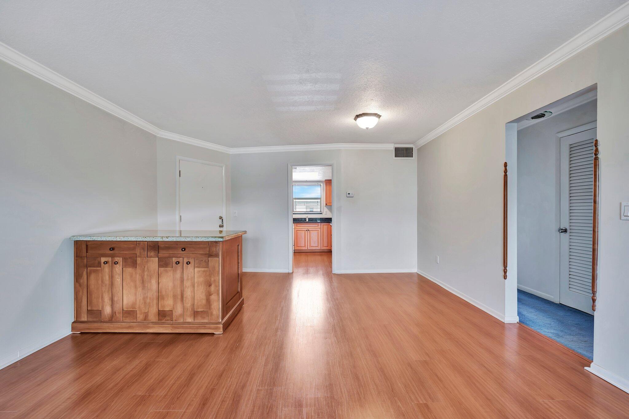 WINDSOR PARK NORTH CONDOM - Residential