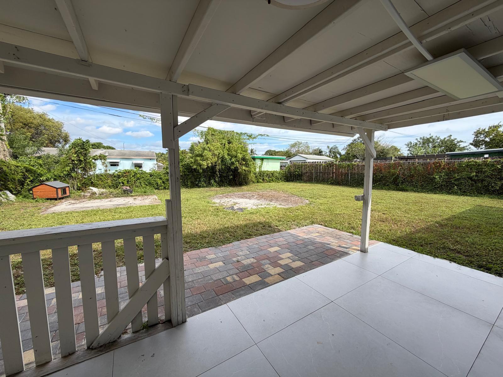 BROADVIEW PARK - Residential Lease