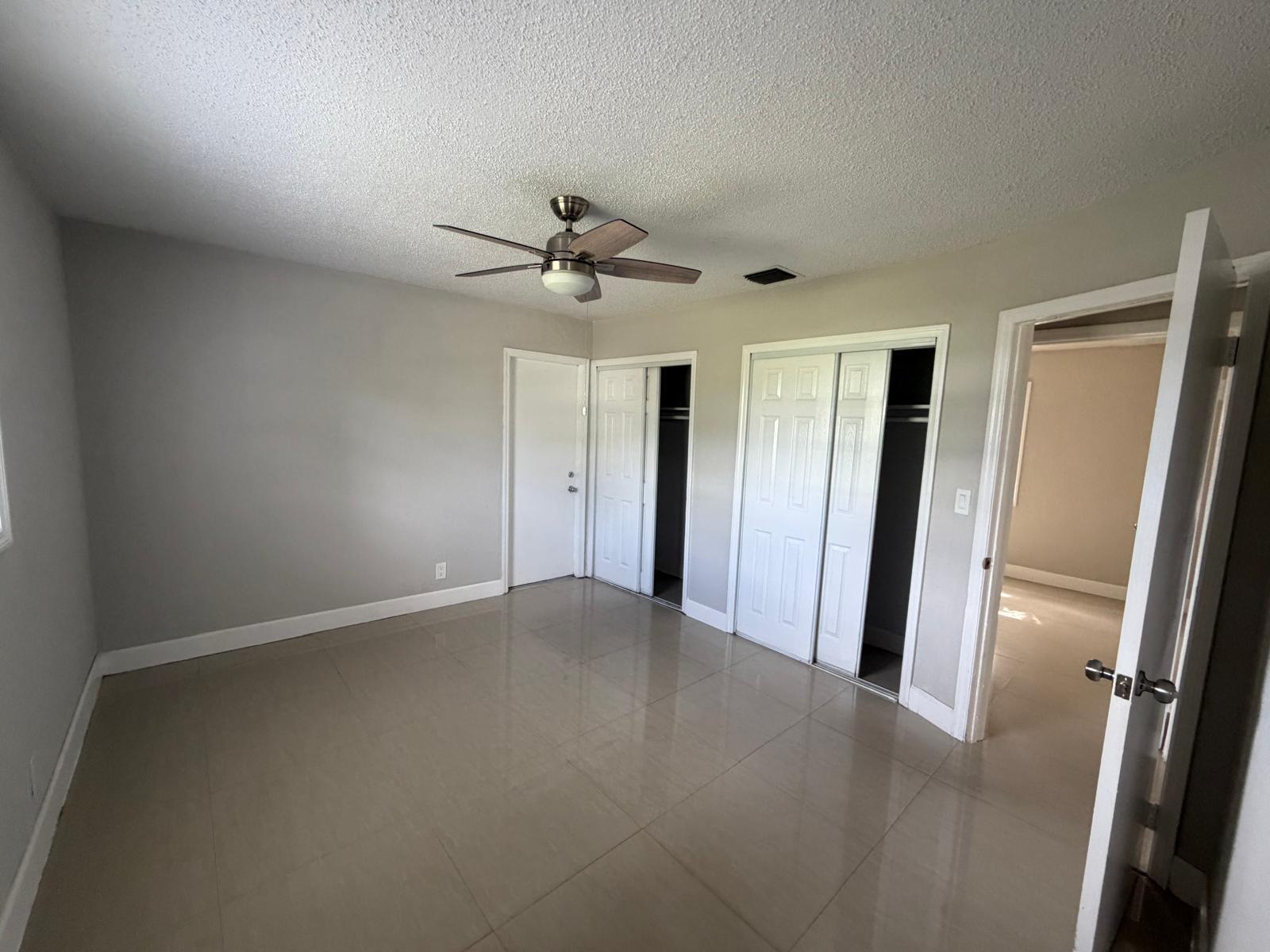 BROADVIEW PARK - Residential Lease