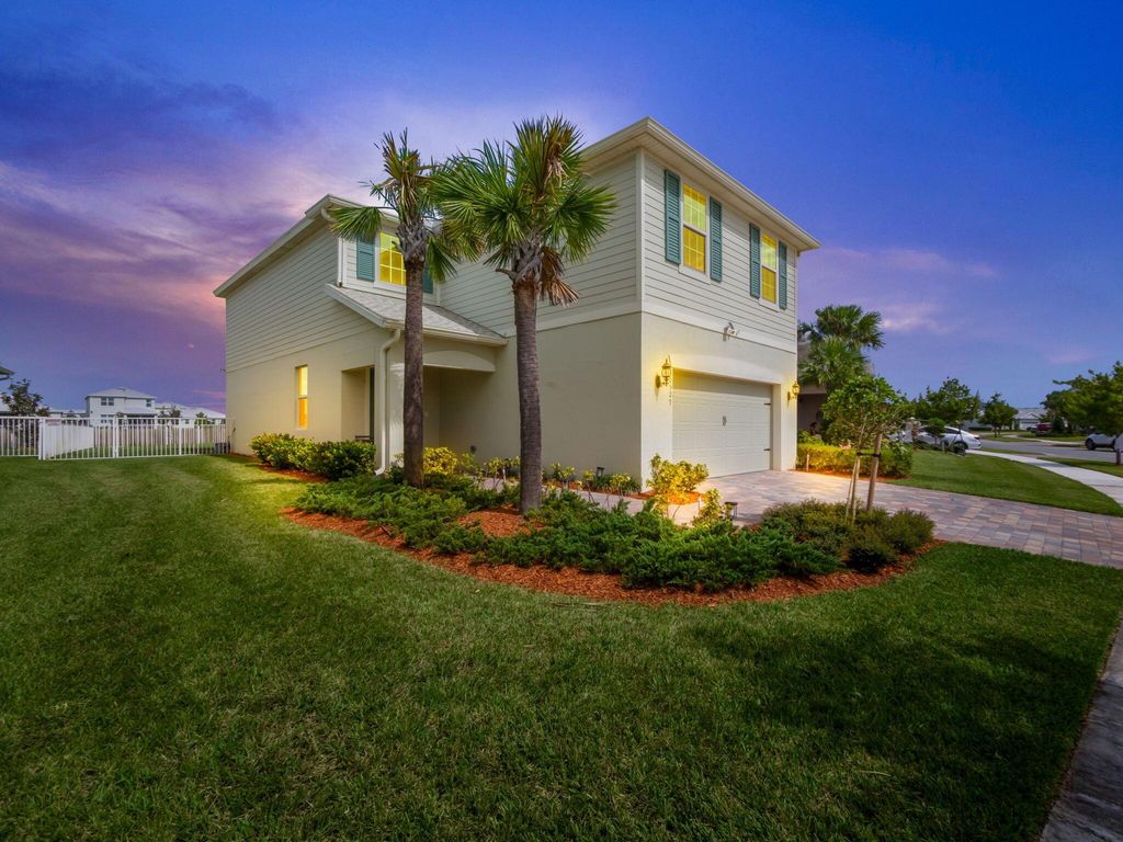 Photo of 10527 SW Captiva Drive, Port Saint Lucie, FL 34987 (MLS # R11030377)