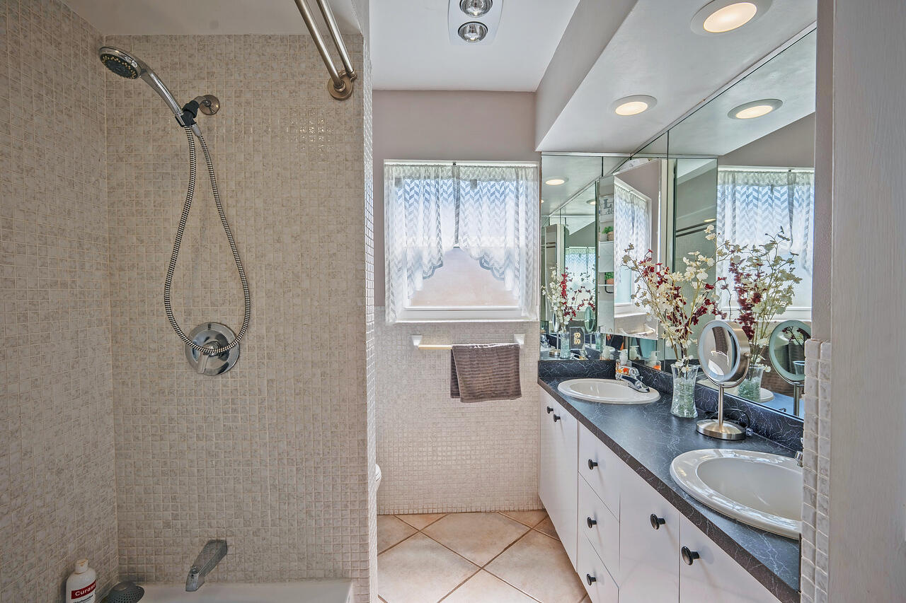 PASADENA LAKES WEST - Residential