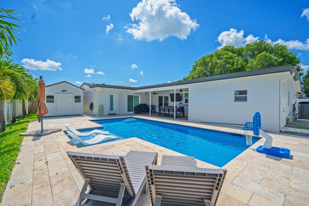 PASADENA LAKES WEST - Residential