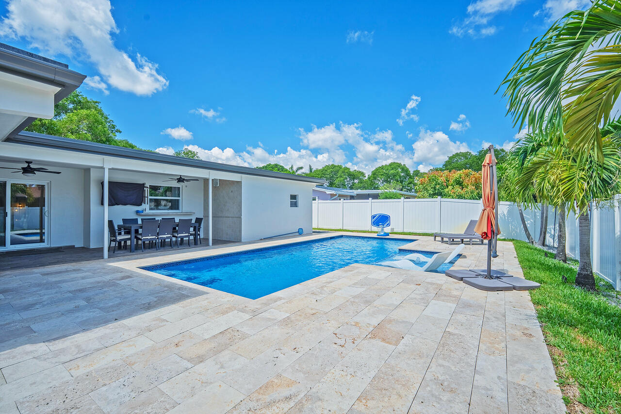PASADENA LAKES WEST - Residential