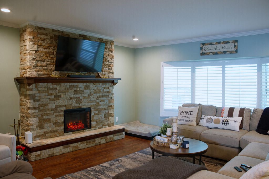 Photo of 8651 NW 18th Street, Pembroke Pines, FL 33024 (MLS # B26028726)