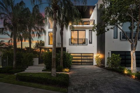 914 Palm Trail Delray Beach FL 33483