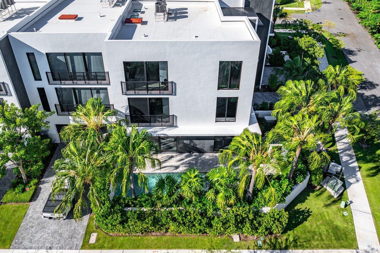 PALM TRAIL ESTATES - Residential