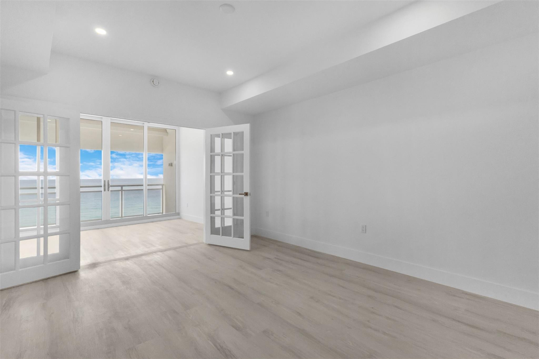 Cove Beach Club - Residential