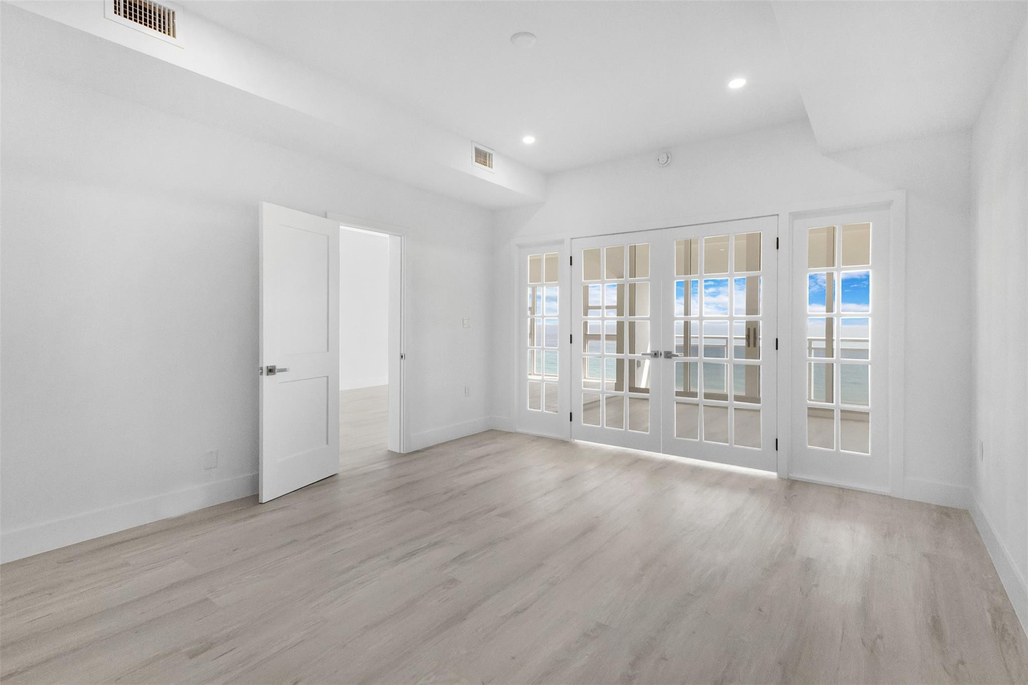 Cove Beach Club - Residential