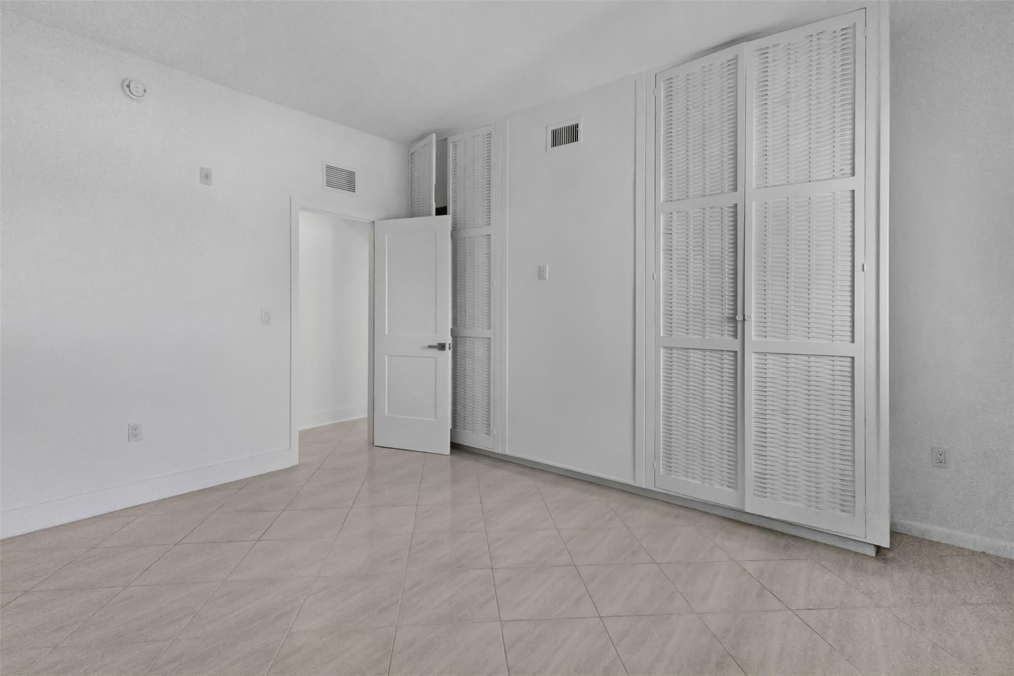 Cove Beach Club - Residential