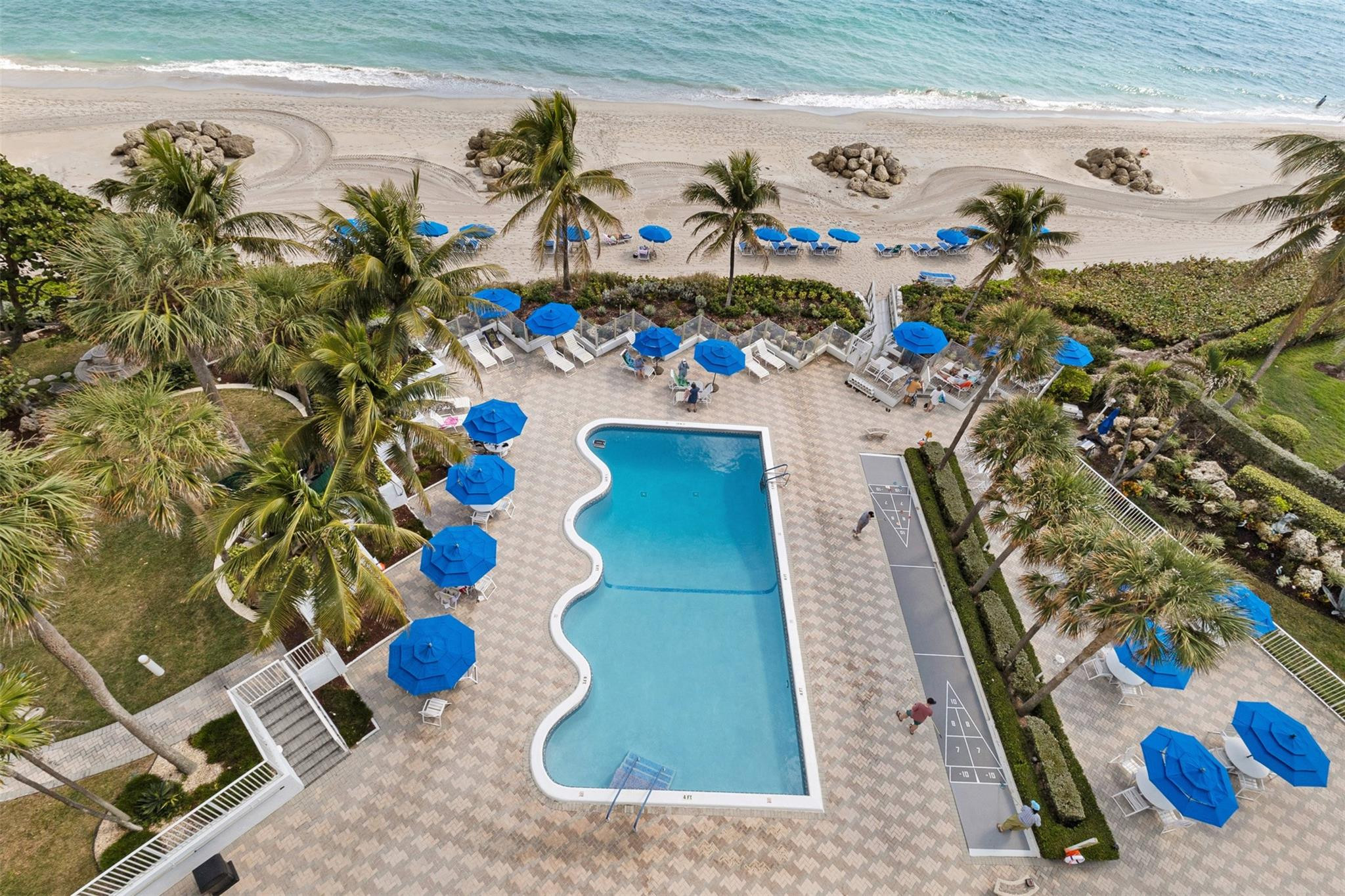 Cove Beach Club - Residential