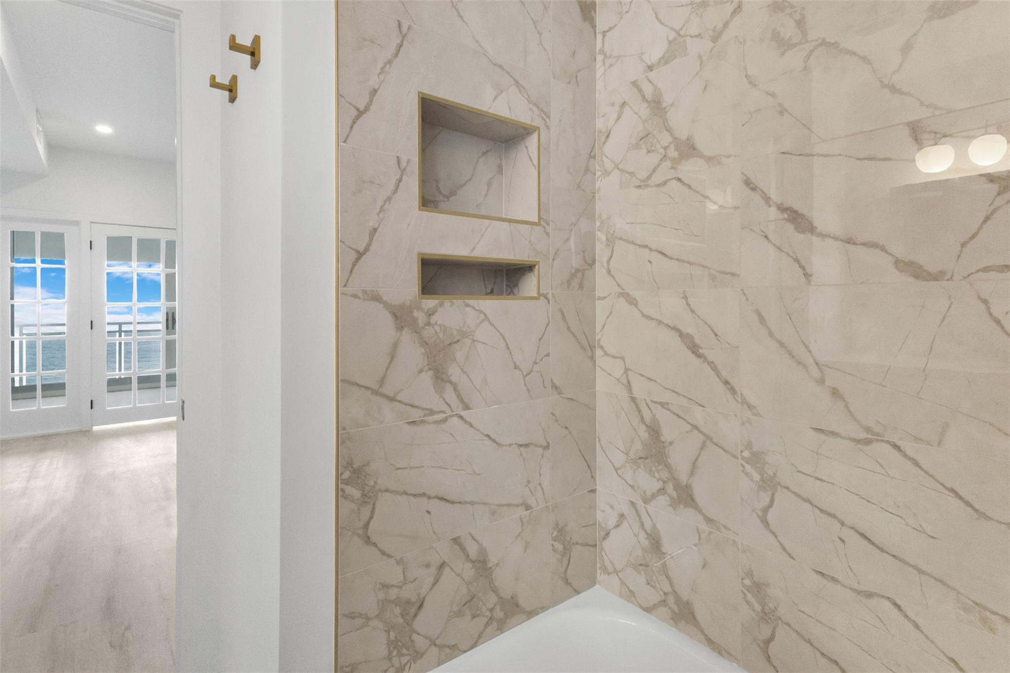 Cove Beach Club - Residential