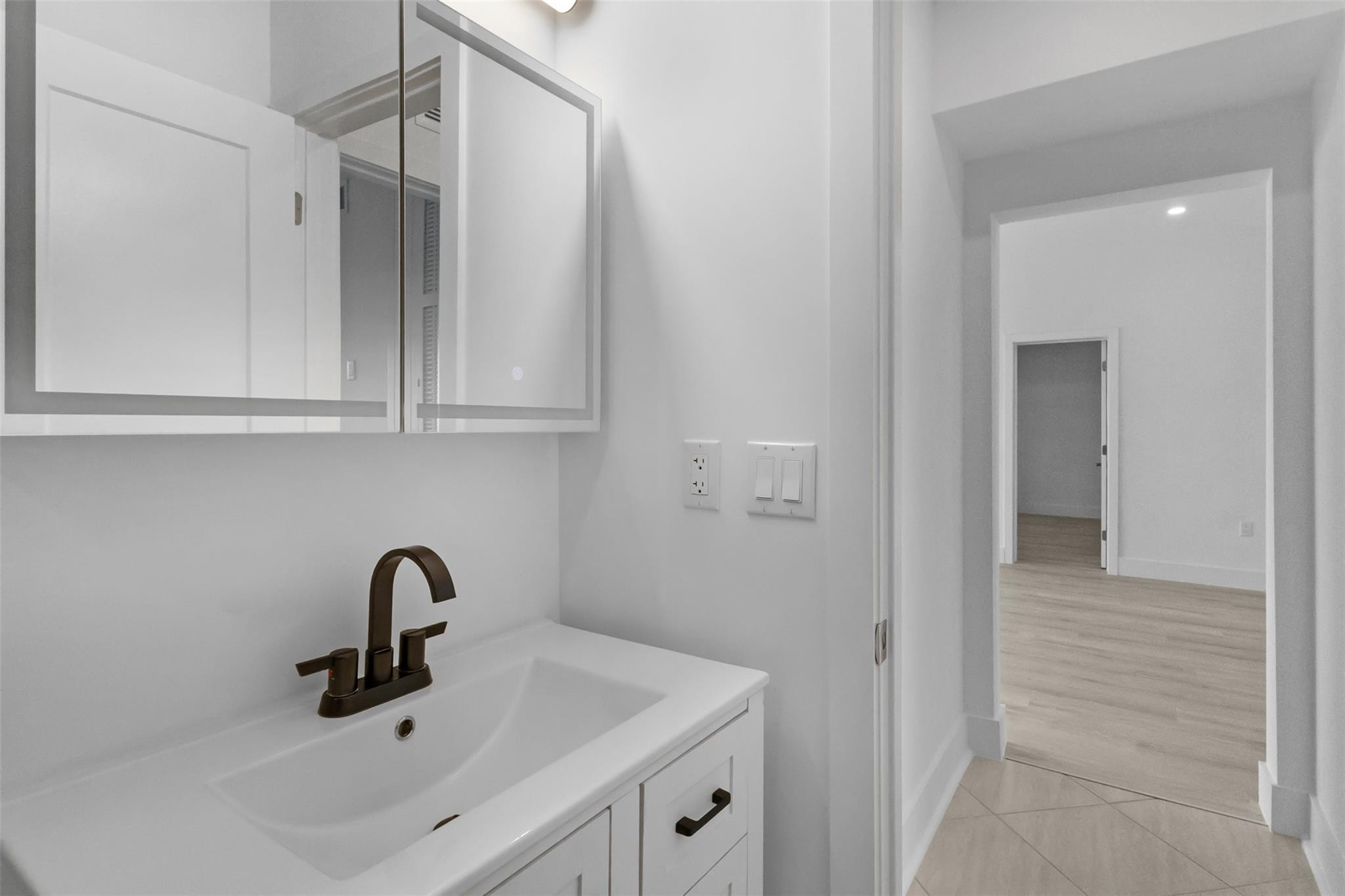 Cove Beach Club - Residential