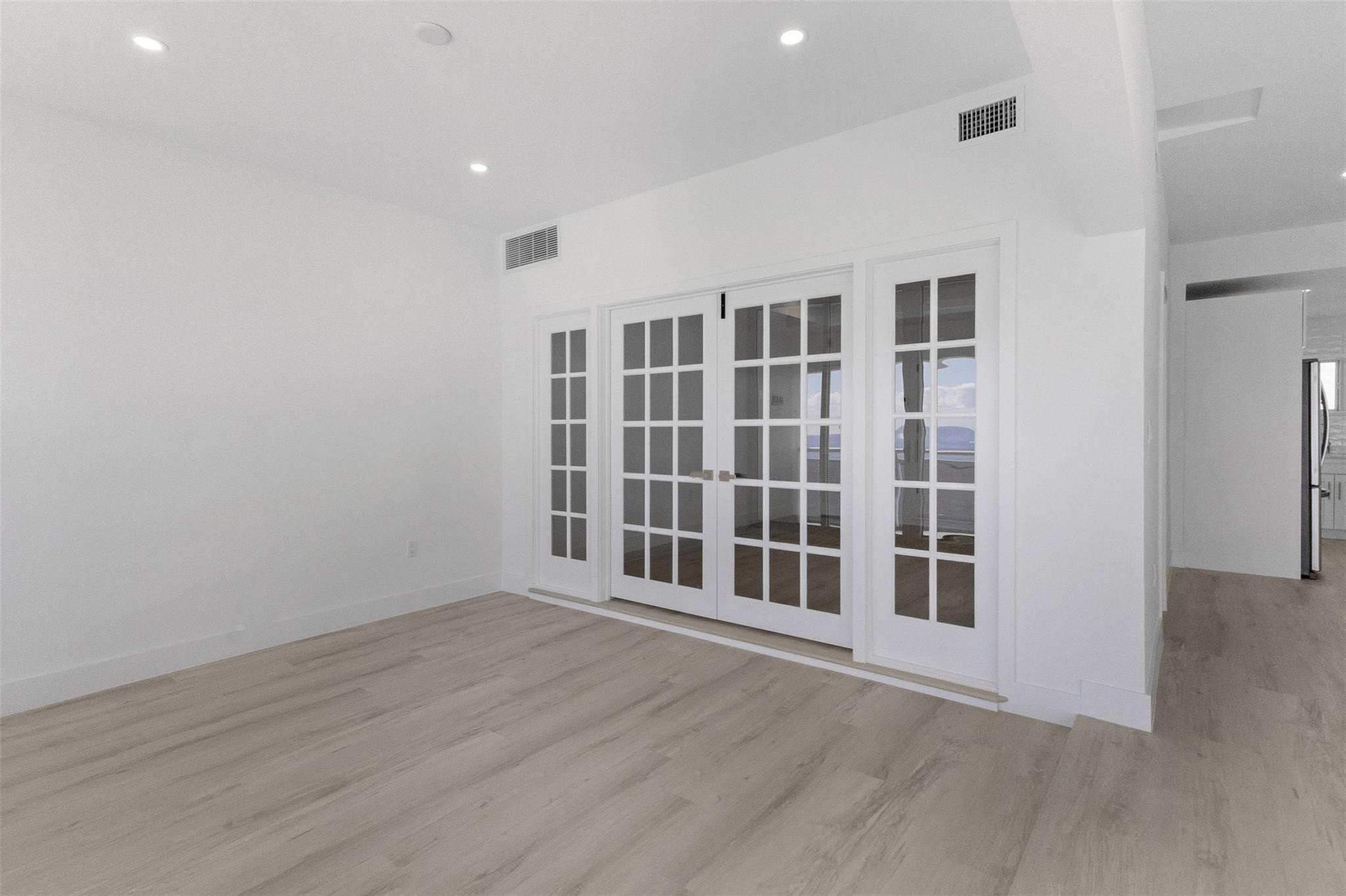 Cove Beach Club - Residential