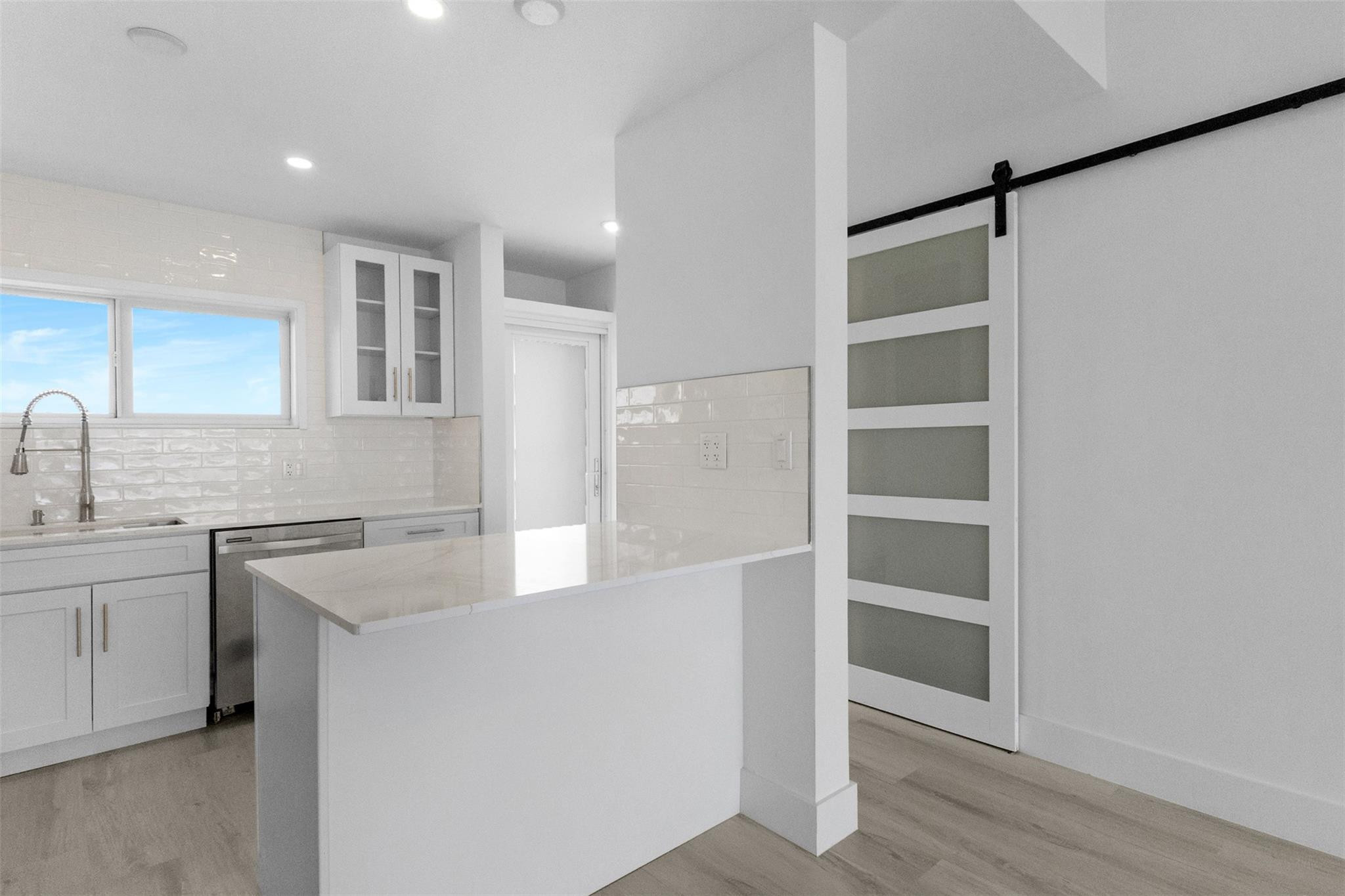 Cove Beach Club - Residential