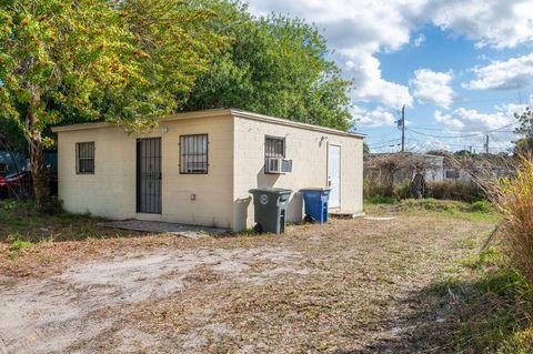 FHA Qualifying Properties in Florida's Treasure Coast 15 2516 Ave L B Fort Pierce FL 34947