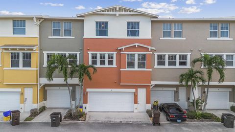 Photo of 500 Pacific Grove Drive #6, West Palm Beach, FL 33401 (MLS # R11135475) Photo of 500 Pacific Grove Drive #6, West Palm Beach, FL 33401 (MLS # R11135475)