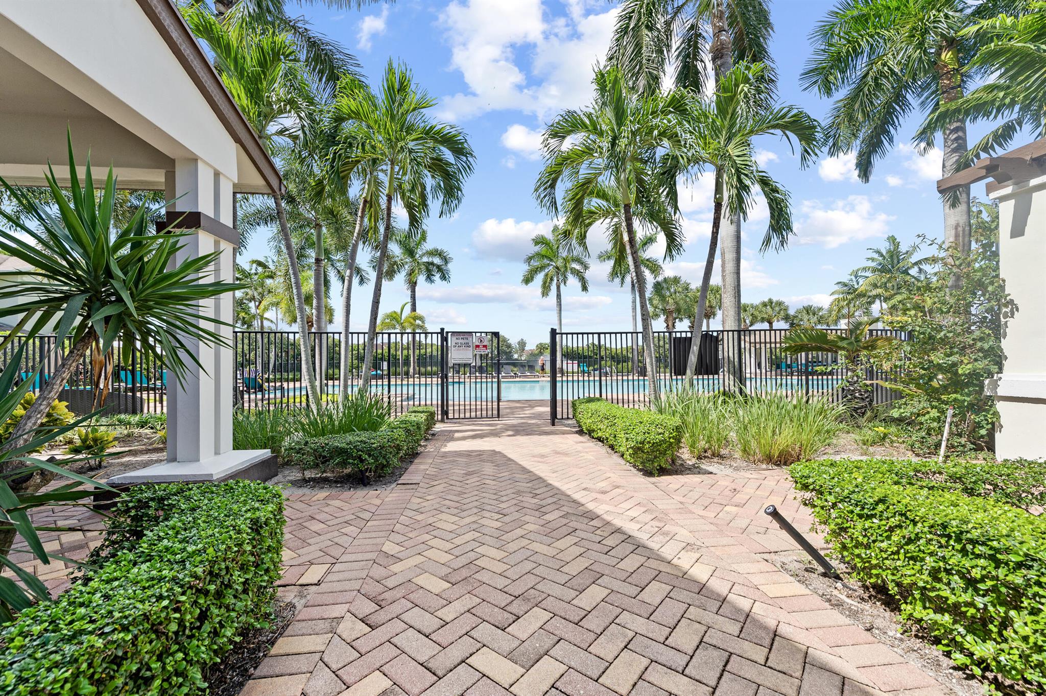 CITYSIDE CONDO - Residential