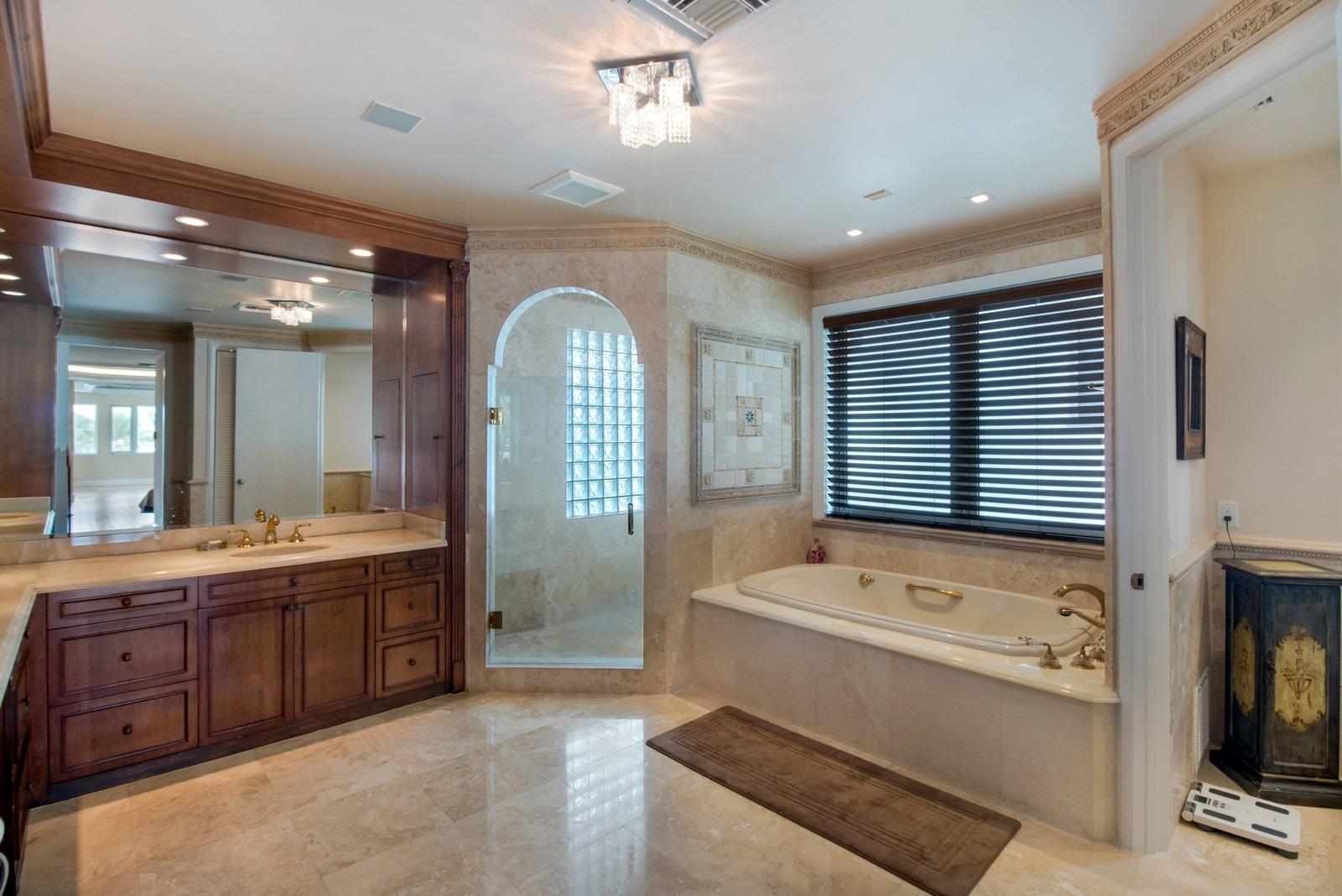 Harbour East - Residential