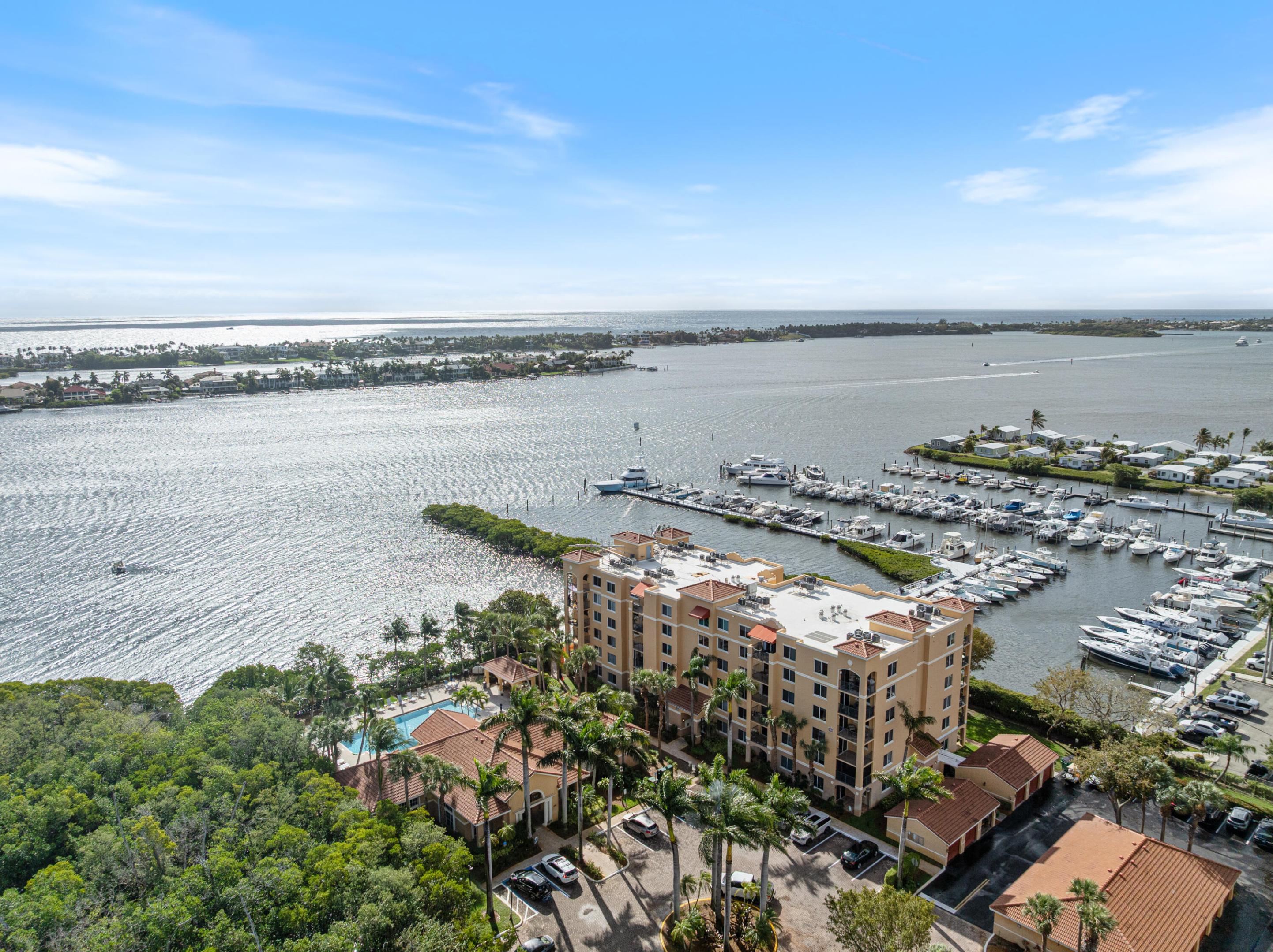 HYPOLUXOS MARINERS CAY CONDO - Residential