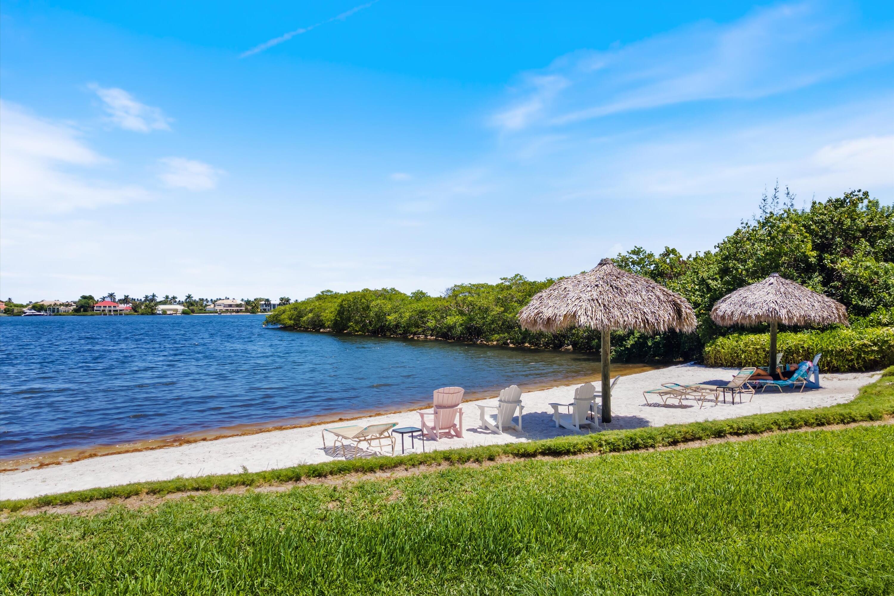 HYPOLUXOS MARINERS CAY CONDO - Residential