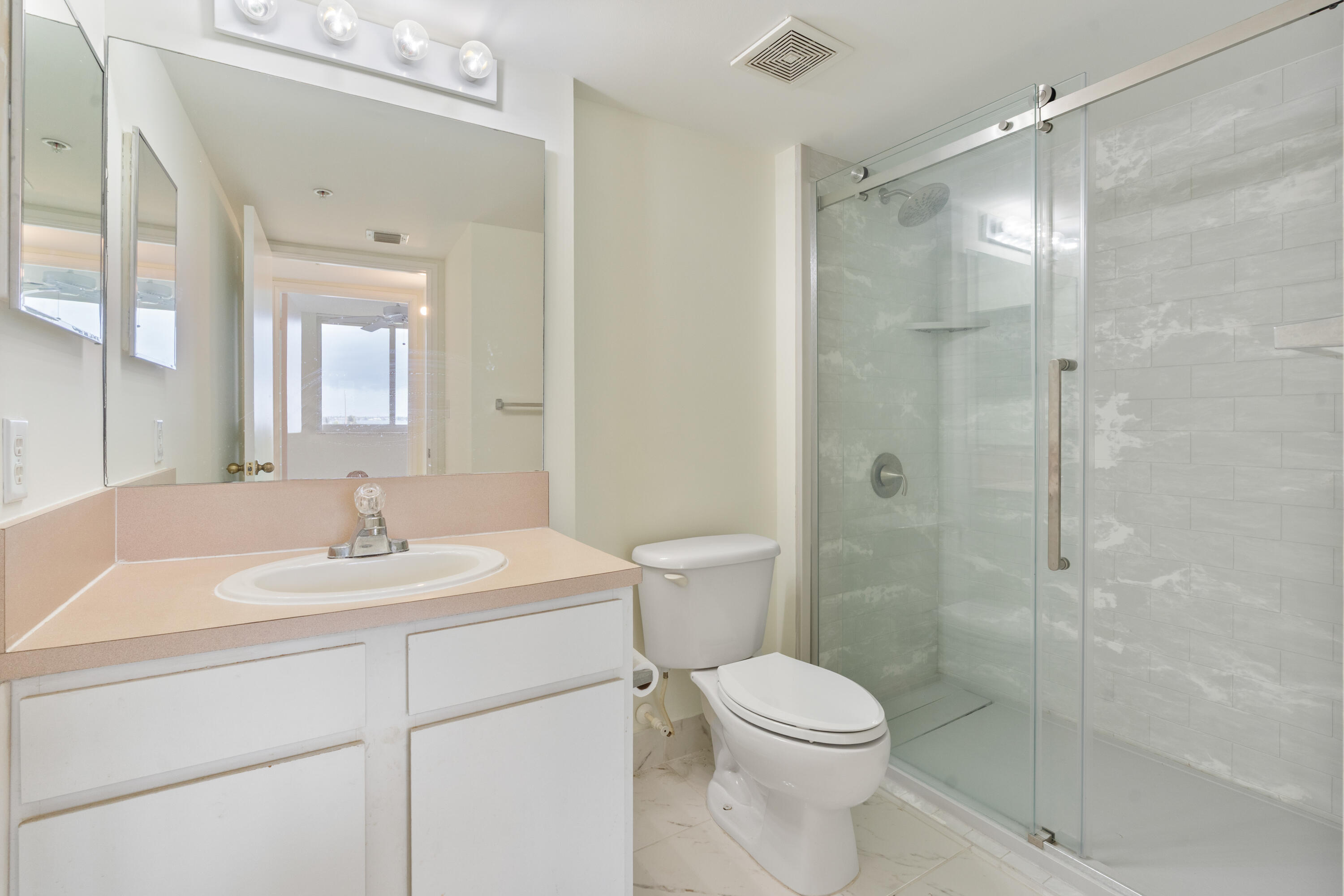 HYPOLUXOS MARINERS CAY CONDO - Residential