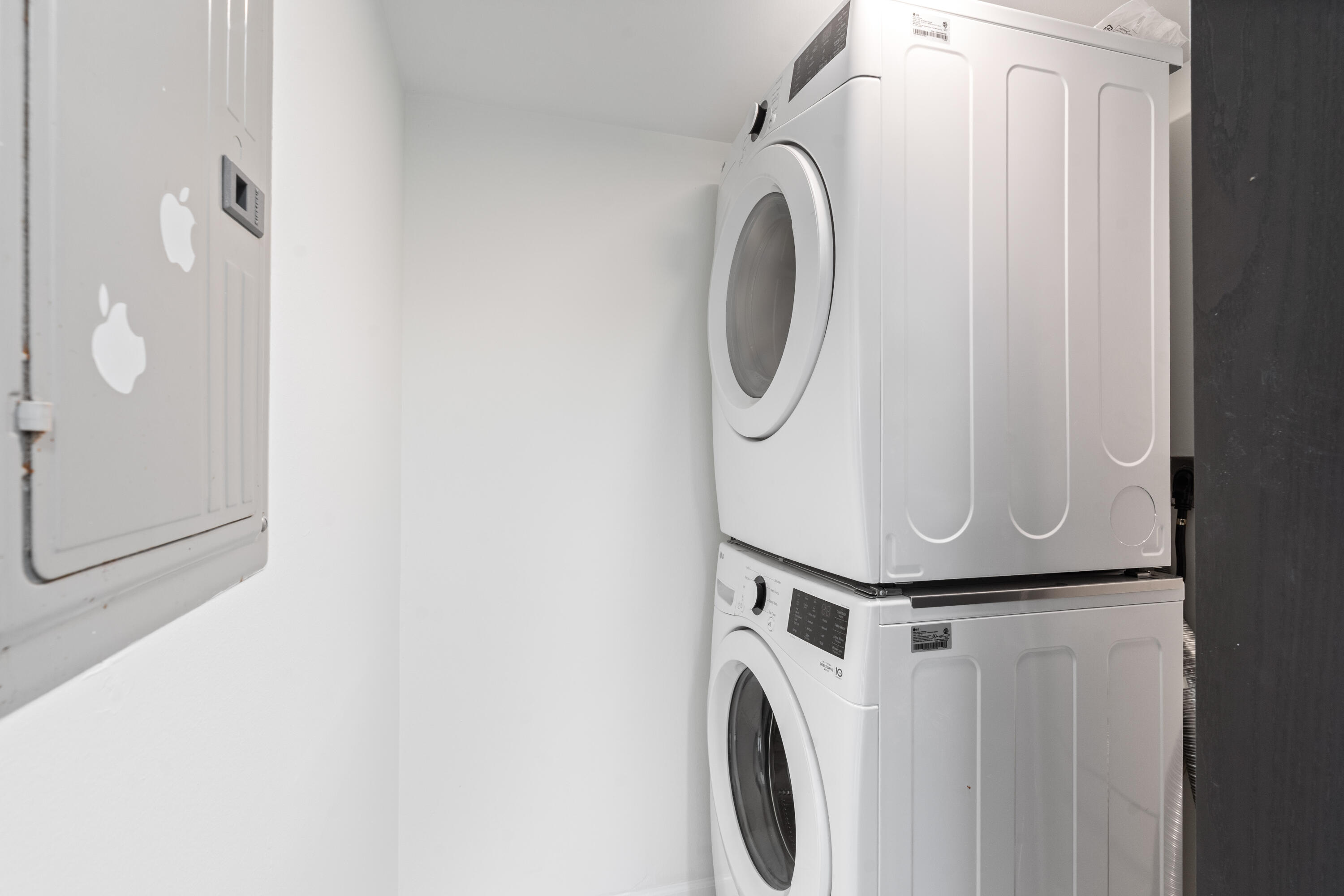 HYPOLUXOS MARINERS CAY CONDO - Residential