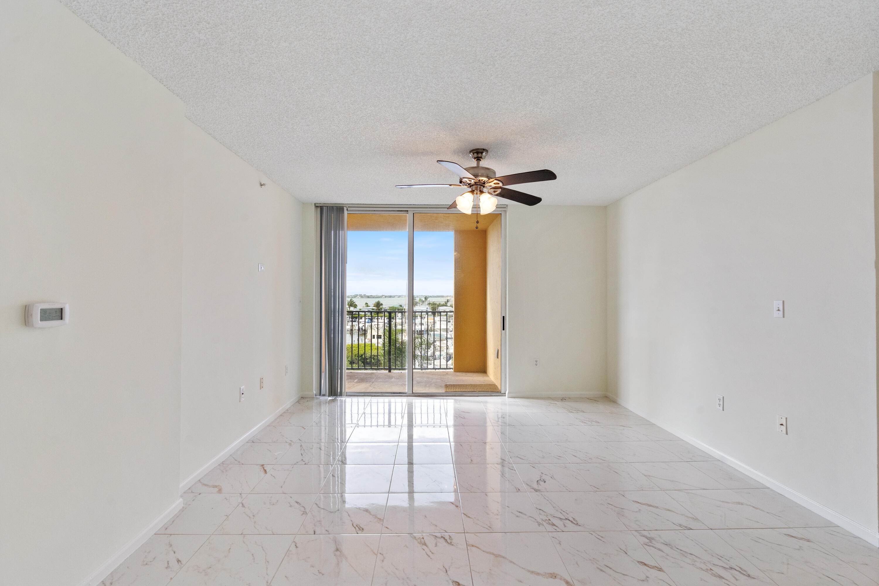 HYPOLUXOS MARINERS CAY CONDO - Residential