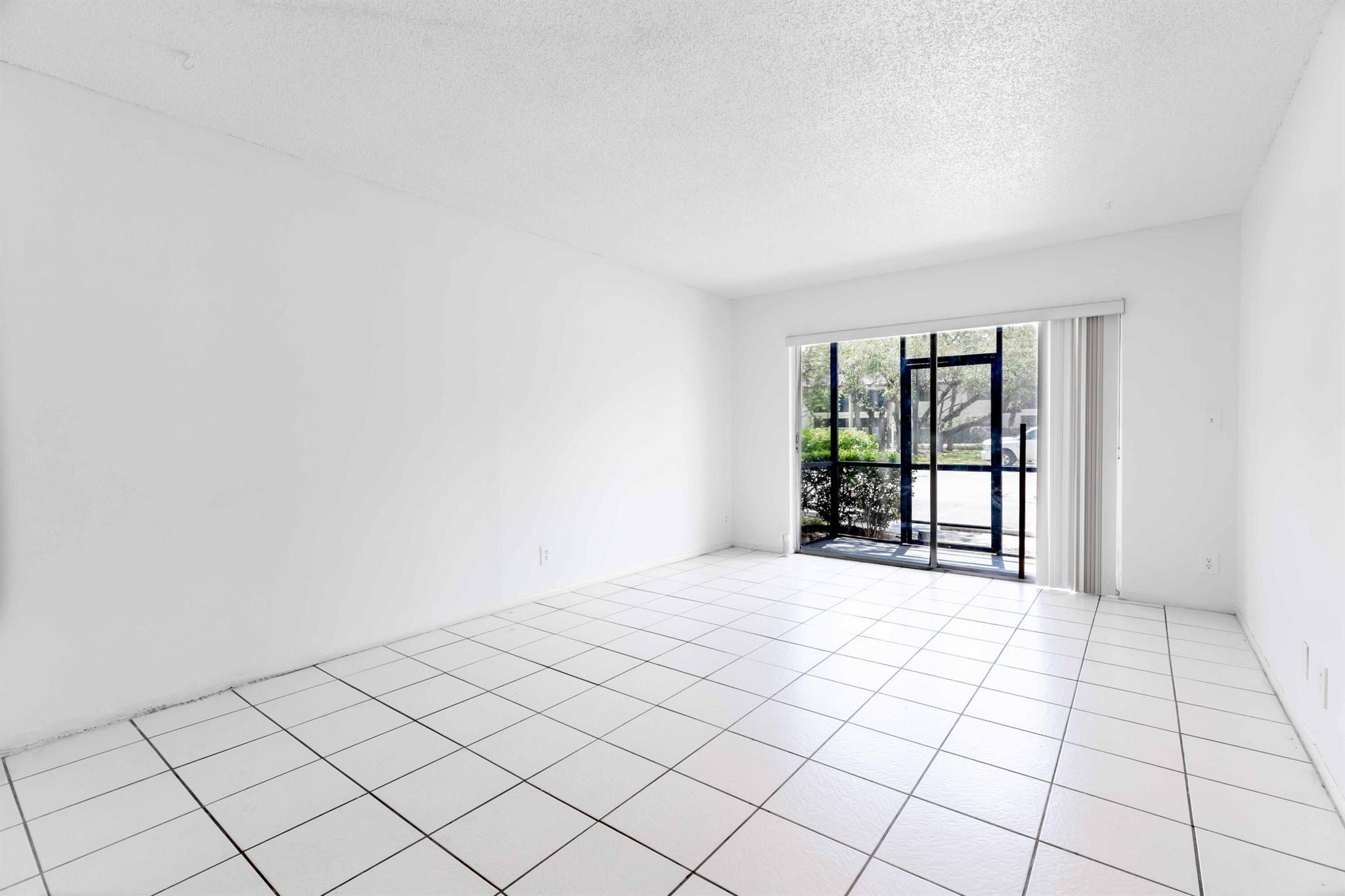 CASA DEL RIO CONDO - Residential Lease