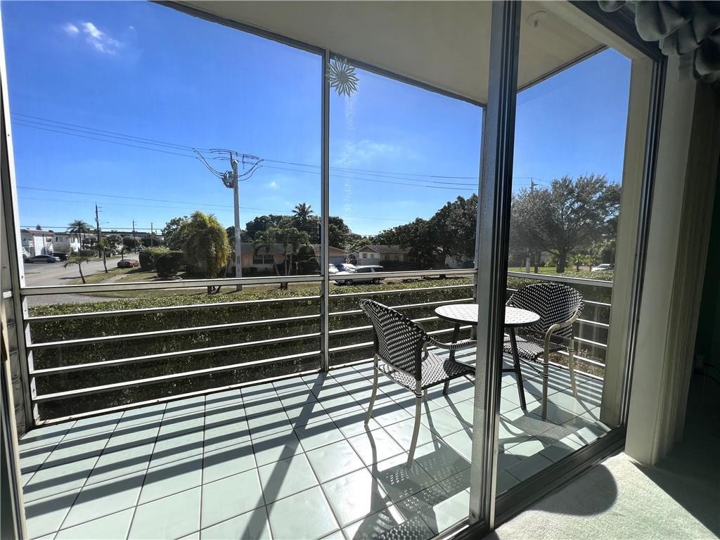 LAUDERHILL EAST - Residential