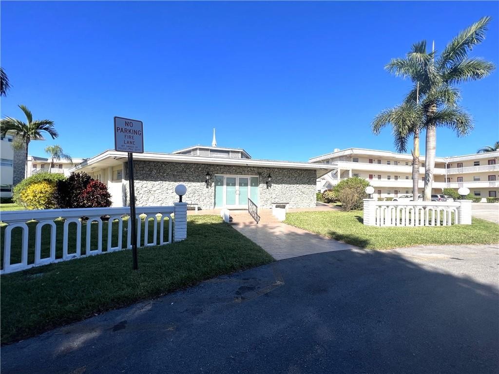 LAUDERHILL EAST - Residential