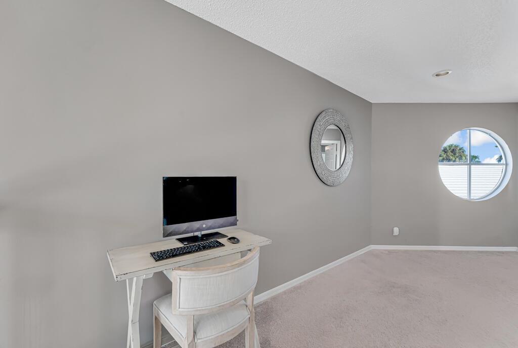 FAIRFIELDS LACUNA 5 - Residential