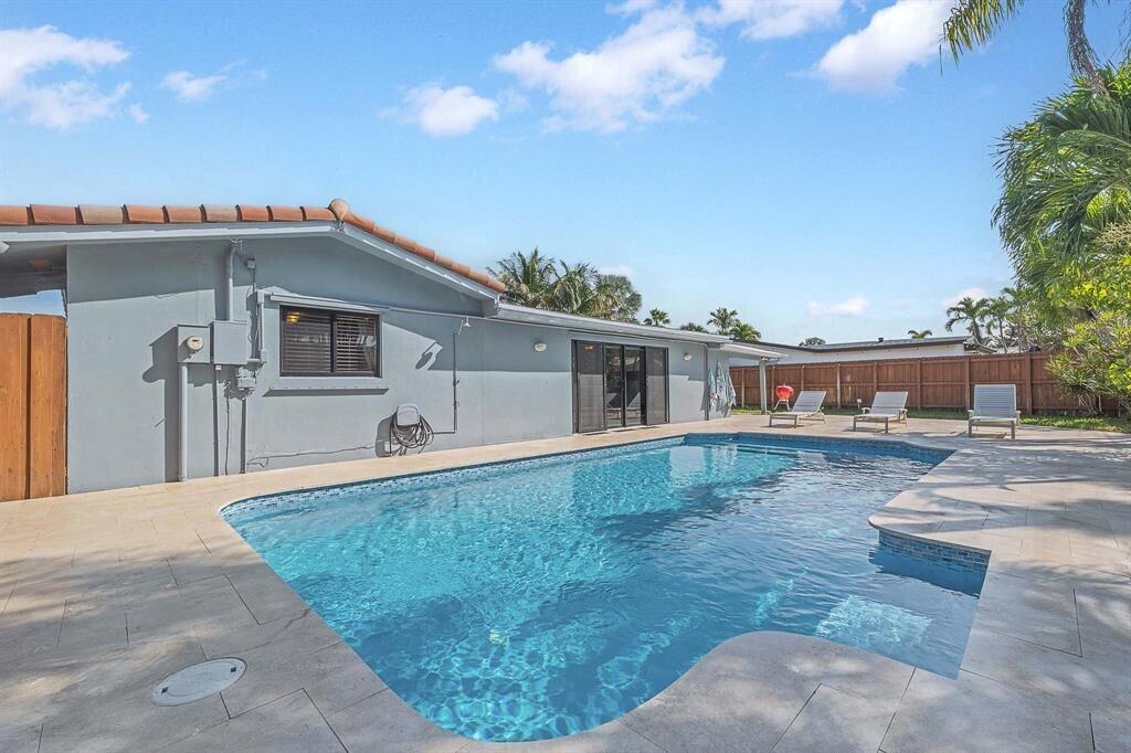 CORAL RIDGE ISLES - Residential