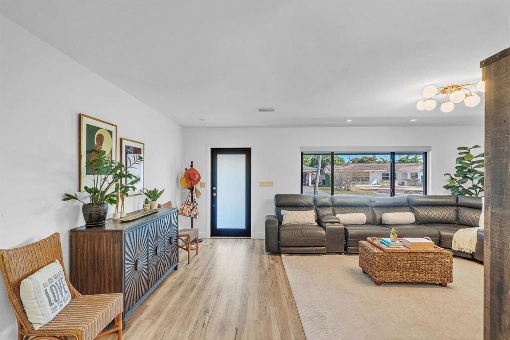 CORAL RIDGE ISLES - Residential